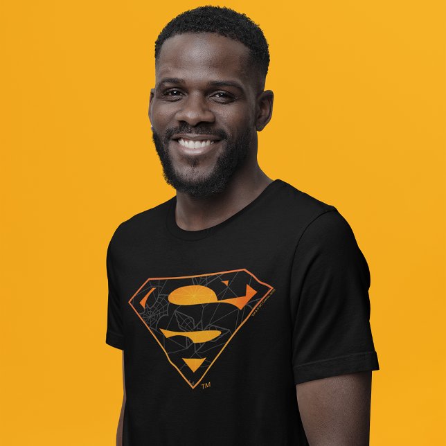 T-shirt Superman | Logo inspiré d'Halloween (Person wearing shirt)