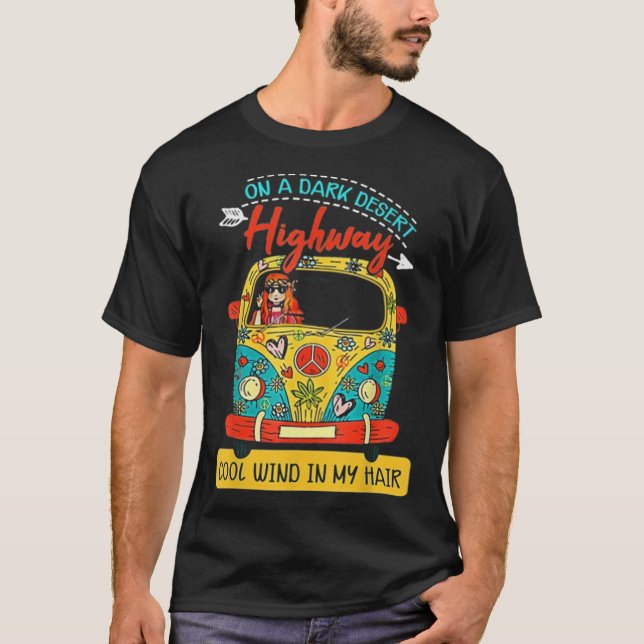 T-shirt Sur Une Route Sombre Du Désert (Devant)