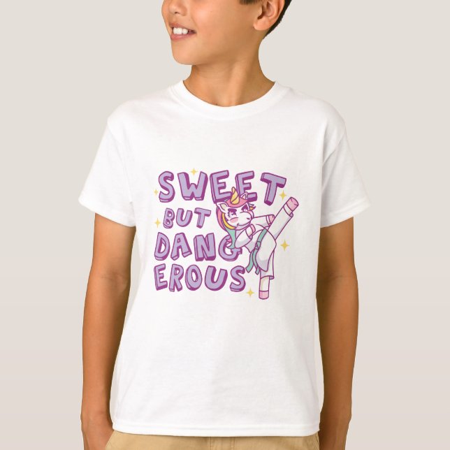 T-shirt Sweet but dangerous Karate Unicorn (Devant)