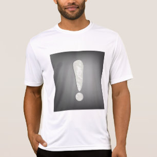 T-shirt Symbole de point d'exclamation grunge industriel