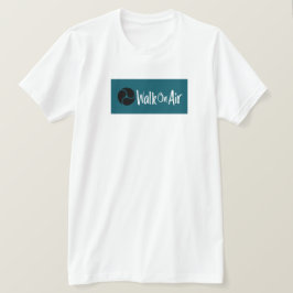 T-shirt T-shirt. Marcher en avion