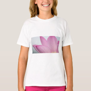 T-shirt Tasse de photographie macro de pétale rose