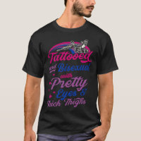 Tatoué Et Bisexuel Avec De Jolies Yeux Et Épais T