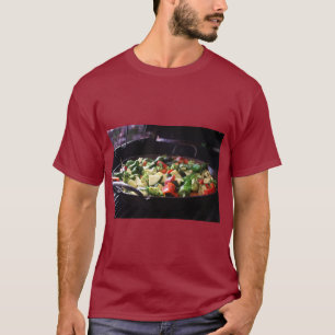 T-shirt Tee à impression de poêle de légumes Sizzling