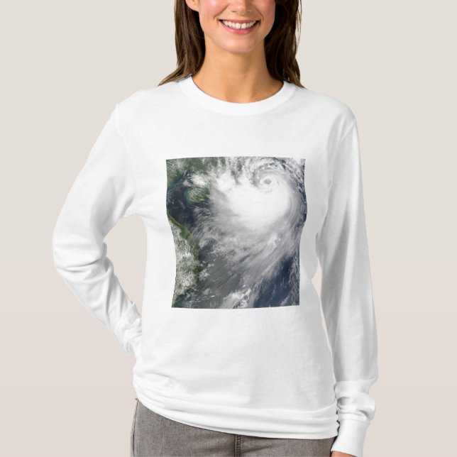 T-shirt Tempête tropicale Koppu près d'un point d'atterris (Devant)