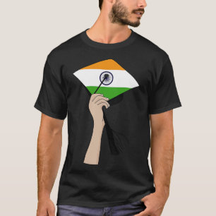 T-shirt Tenir le Casquette universitaire Carré Inde
