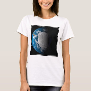 T-shirt Terre Pleine Montrant Des Nuages Simulés Sur L'Ant