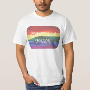 T-shirt Texte personnalisé de l'indicateur arc-en-ciel gay