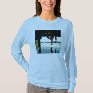 T-shirt th_deck, Sittin sur le dock de la baie…