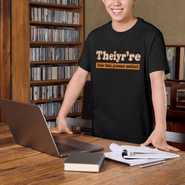 T-shirt Theiyr est enseignant anglais Grammar Police (Créateur téléchargé)