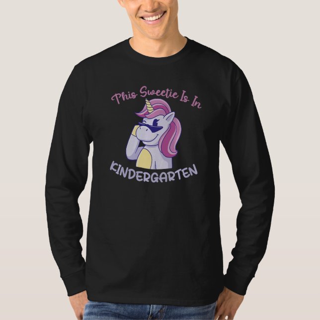 T-shirt This Sweetie is in Kindergarten   (Devant)