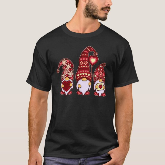 T-shirt Three Gnomes Holding Leopard Heart & Plaid Valenti (Devant)