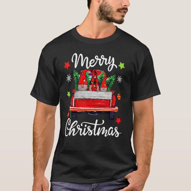 T-shirt Three Gnomes Red Truck  Merry Christmas Tree (Devant)