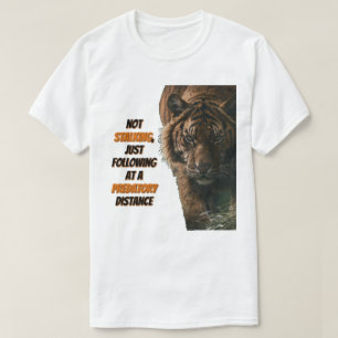 T-shirt Tigre 'Pas' en train de traquer à une distance de