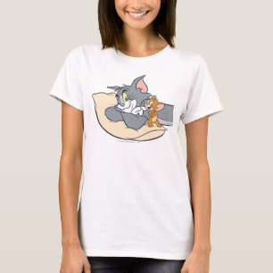 T-shirt Tom et Jerry sur le coussin