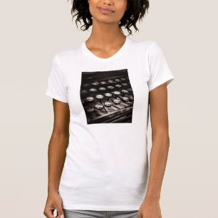T-shirt Touches de machine à écrire vintages en noir et bl