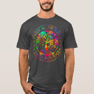 T-shirt Tout Le Peuple Imagine Vivre La Vie Dans La Cravat