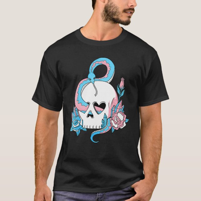 T-shirt Transgender Pride Trans Flag Skull Snakes Roses Su (Devant)