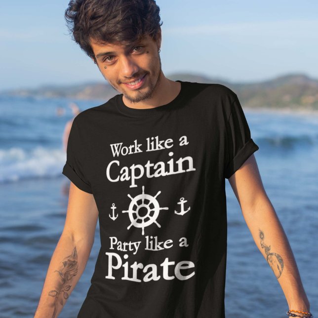 T-shirt Travailler Comme Une Partie Capitaine Comme Un Pir (Créateur téléchargé)