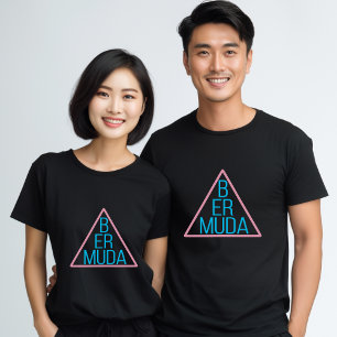 T-shirt Triangle Bermudes avec texte moderne à l'intérieur