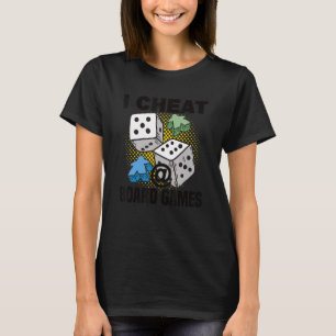 T-shirt tricher à la table de jeu de plateau de jeu de pla