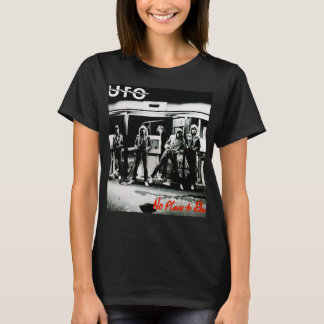 T-shirt Triffids tree and in white - arbre par Martyn Case