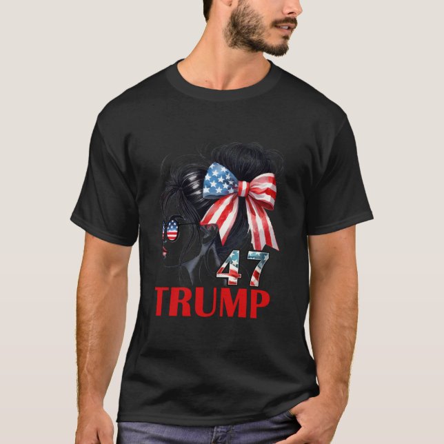 T-shirt Trump 47 Lunettes de soleil Messy Bun USA Drapeau  (Devant)
