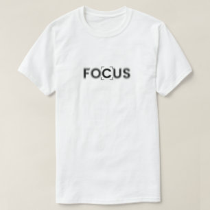 T-shirt Typographie flou de l'objectif d'appareil photo mi