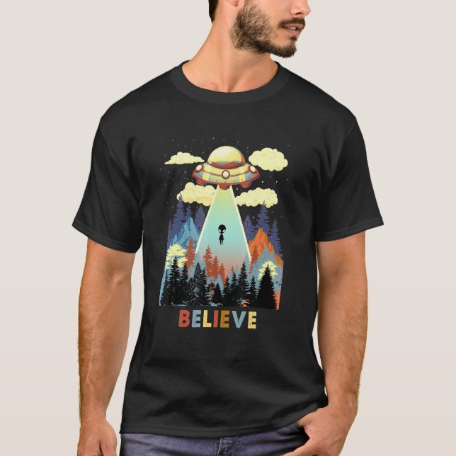 T-shirt Ufo Soucoupe Volante Nous Croyons En L'Espace Exté (Devant)