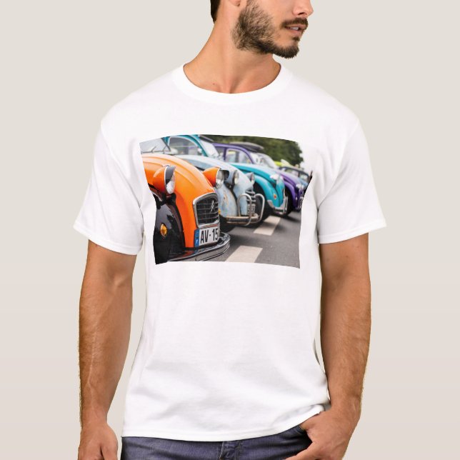 T-shirt Un amour de 2CV, la voiture, le mythe, la légende (Devant)