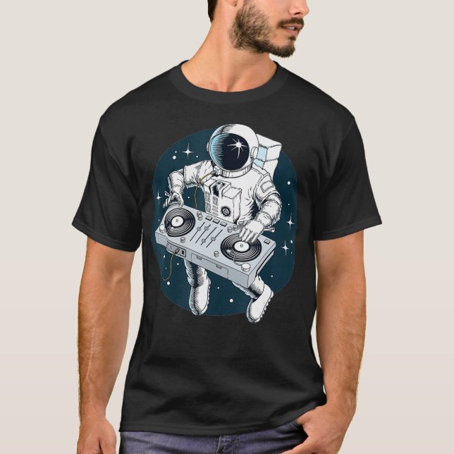 T-shirt Un astronaute joue à des Tourne-disques DJ dans de (Devant)
