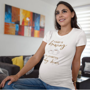 T-shirt Un bébé brasse du Baby shower