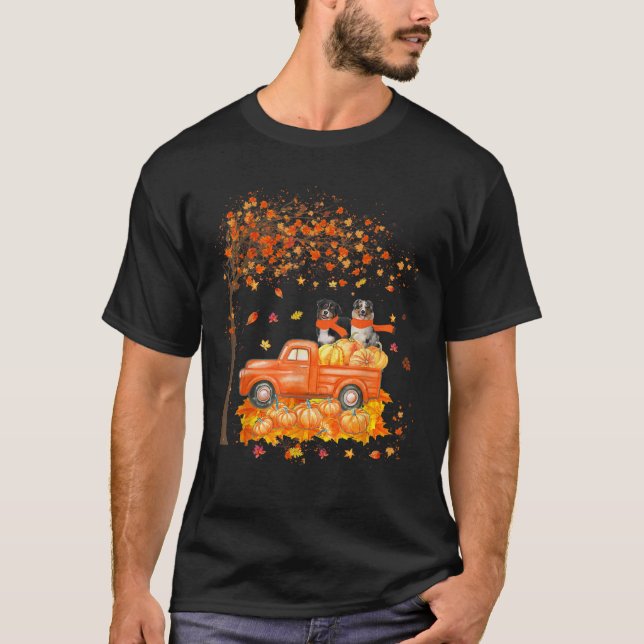 T-shirt Un Berger Australien À L'Épreuve Sur Un Camion Tha (Devant)