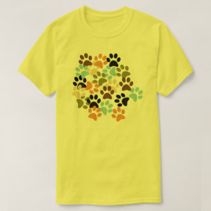 T-shirt Un bon nombre de motif d'empreintes de pattes de