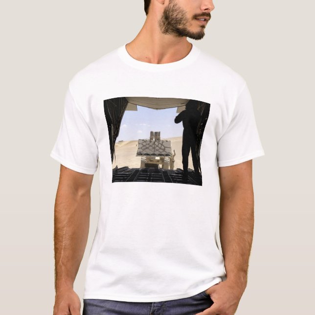 T-shirt Un chariot élévateur transporte du fret sur un Her (Devant)