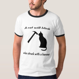 T-shirt Un chat clignotera quand frappé avec un marteau