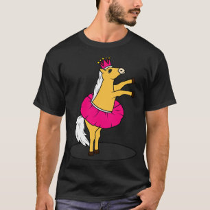T-shirt Un cheval mignon danse comme une ballerine