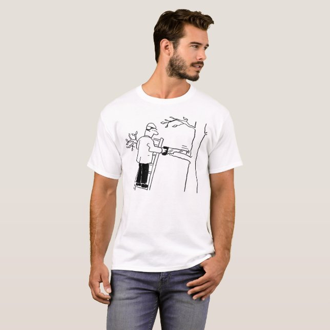T-shirt Un chirurgien de l'arbre sur une échelle (Devant entier)