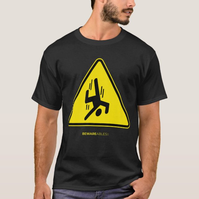 T-shirt Un gars en chute drôle signe avertissement triangl (Devant)