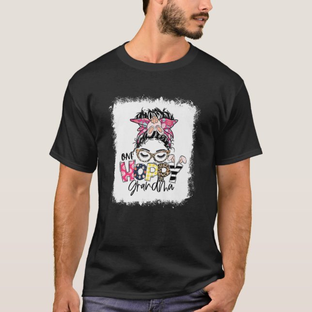 T-shirt Un grand-mère chanceux Leopard Messy Bun Grand-mèr (Devant)