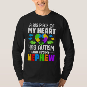 T-shirt Un Gros Morceau De Mon Coeur A L'Autisme Et Il Est