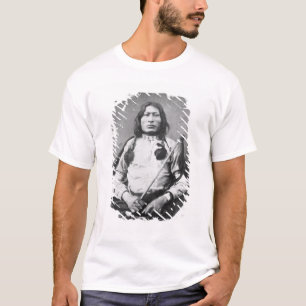 T-shirt Un guerrier de Taureau, 1882 (photo de b/w)