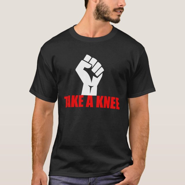 T-shirt Un militant politique au genou pour une vie noire (Devant)
