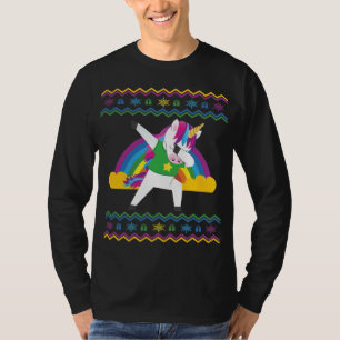 T-shirt Un pull de Noël moche à l'arc-en-ciel de Unicorn