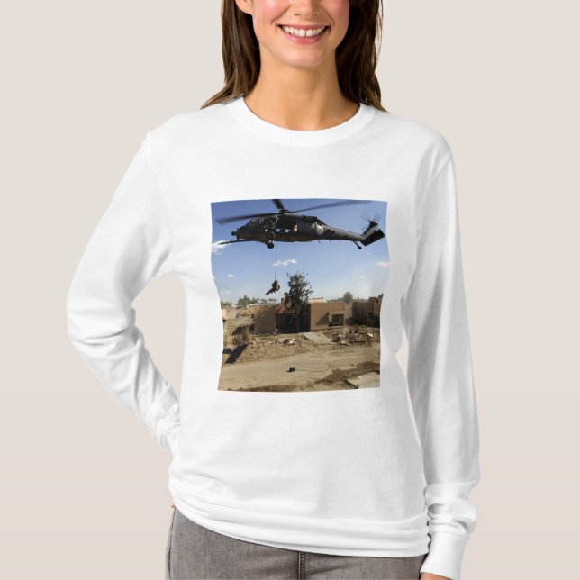 T-shirt Un rappels pararescueman d'un HH-60 2 (Devant)