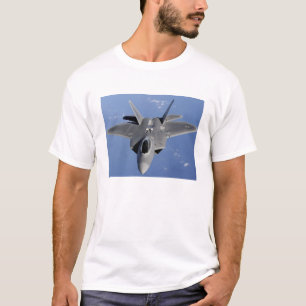 T-shirt Un Raptor F-22 se met en position pour recevoir f 