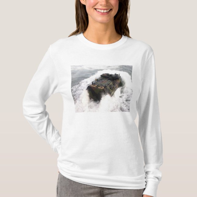 T-shirt Un véhicule d'assaut amphibie 2 (Devant)