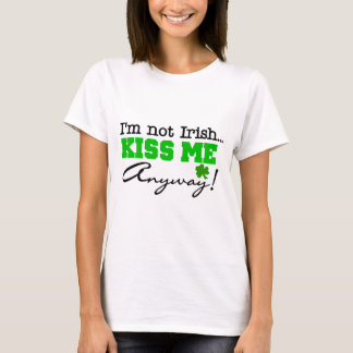 T - Shirt und Geschenke auf jeden Fall küssen