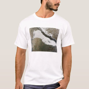 T-shirt Une banque épaisse de bas nuages