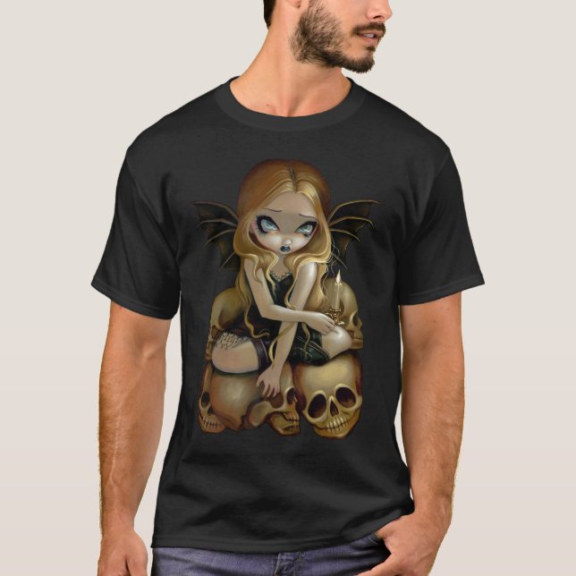 T-shirt Une bougie dans la chemise gothique foncée de fée (Devant)